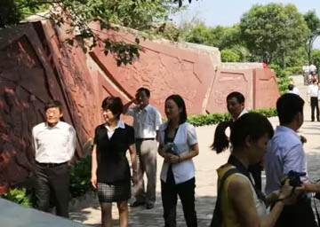 合肥大蜀山公园——抗战纪念浮雕文化墙